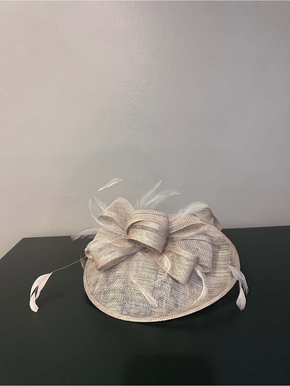 Kakyco Feather and Bow Embellished Fascinator Light Grey